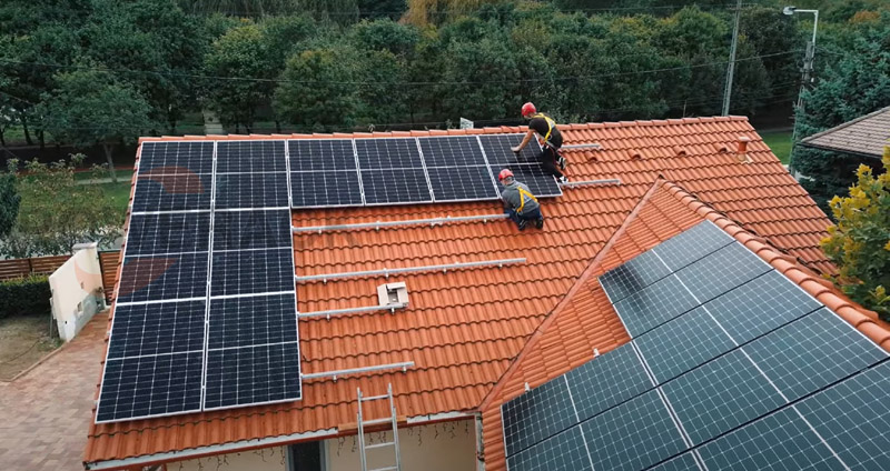 Powerack T14 tile roof hook system in Hungary