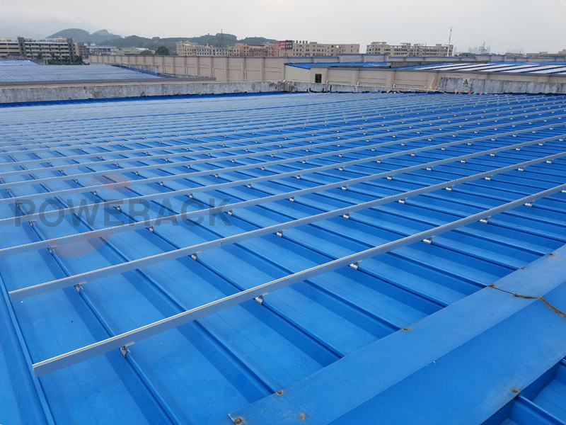 Solar roof mounts rail