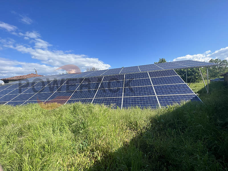 Ground-mounted photovoltaic installation