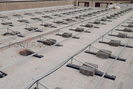 How durable is the aluminum tripod support system in different climate conditions?